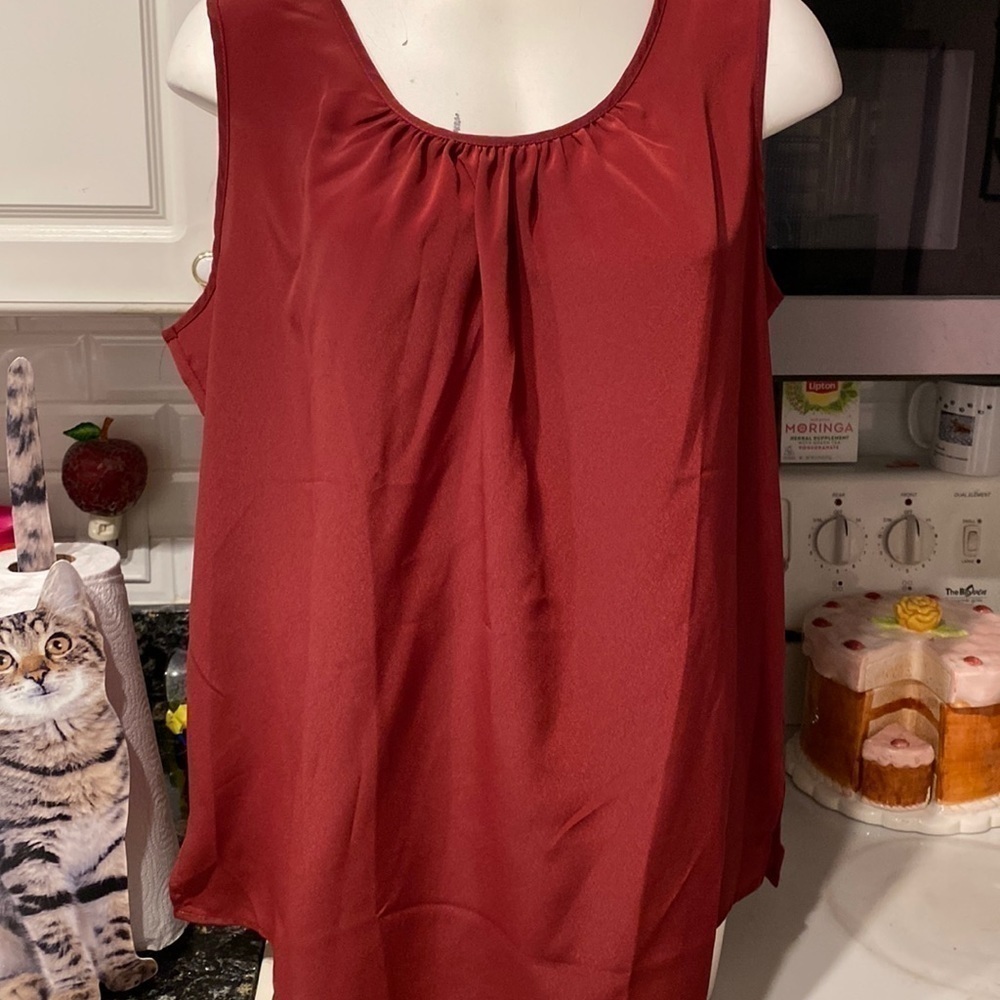 C womens Maggie Sweet casual sleeveless plus size blouse 1X.  EUC